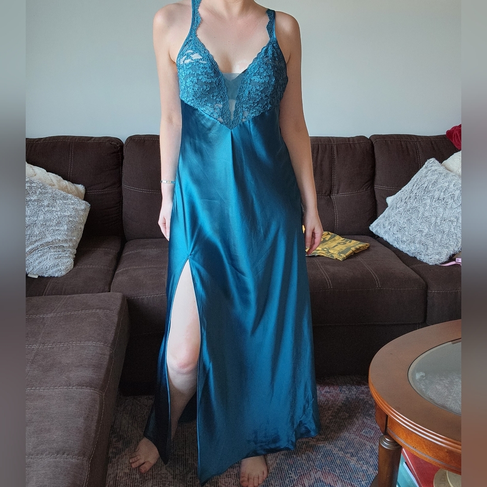 Vintage Victoria Secret night gown